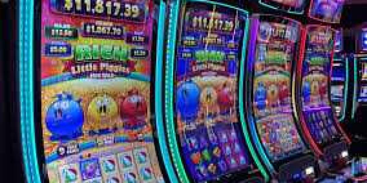 Live Dealer Casinos vs. RNG Games: A Comparison
